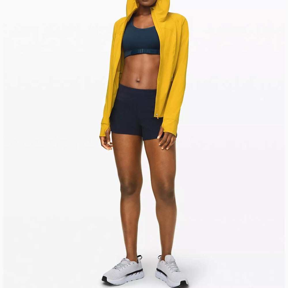 LULU speed up short - black - 4 inch long - size 4